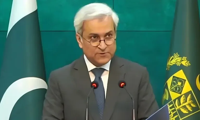 12131639خطے کی سیکیورٹی کا نیا باب؟ پاکستان نے مزید ممالک کو مکہ معاہدے میں شمولیت کی دعوت دے دیb0f862e
