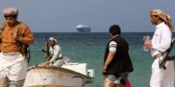 یمن میں تجارتی بحری جہازوں پر حوثیوں کے حملے، 6 افراد جاں بحق