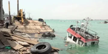 المخا بندرگاہ پر حوثیوں کے میزائل حملے، 7 افراد جاں بحق، بھاری نقصان