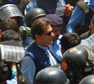 عمران خان کے علاج پر حکومت اور سپریم کورٹ آمنے سامنے