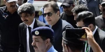 عمران خان کی شفا اسپتال منتقلی کے عدالتی حکم کے خلاف نظرِثانی درخواست دائر 28 عمران خان کی شفا اسپتال منتقلی کے عدالتی حکم کے خلاف نظرِثانی درخواست دائر