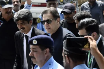 عمران خان کی شفا اسپتال منتقلی کے عدالتی حکم کے خلاف نظرِثانی درخواست دائر