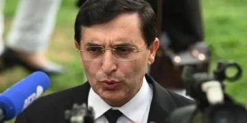 عمران خان کی اسپتال منتقلی، بیرسٹر گوہر نے تحفظات کا اظہار کردیا 27 عمران خان کی اسپتال منتقلی، بیرسٹر گوہر نے تحفظات کا اظہار کردیا