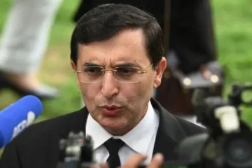 عمران خان کی اسپتال منتقلی، بیرسٹر گوہر نے تحفظات کا اظہار کردیا 2 عمران خان کی اسپتال منتقلی، بیرسٹر گوہر نے تحفظات کا اظہار کردیا