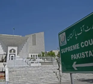 عمران خان کی اسپتال منتقلی: حکومت کی سپریم کورٹ میں نئی نظرثانی درخواست 7 عمران خان کی اسپتال منتقلی: حکومت کی سپریم کورٹ میں نئی نظرثانی درخواست