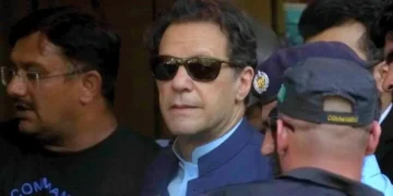 عمران خان کی اسپتال منتقلی، پی ٹی آئی نے حکومت کے خلاف توہینِ عدالت کی درخواست دائر کر دی 13 عمران خان کی اسپتال منتقلی، پی ٹی آئی نے حکومت کے خلاف توہینِ عدالت کی درخواست دائر کر دی