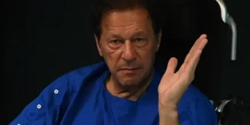21 سابق عالمی کپتانوں کا وزیراعظم کو خط، عمران خان کے طبی معائنے اور علاج کا مطالبہ