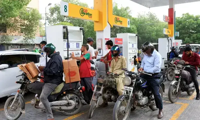 پیٹرول اور ڈیزل مزید مہنگے، نئی قیمتوں کا اطلاق