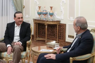 عاصم منیر کے دورۂ ایران میں آخر کیا طے پایا؟ تہران نے بڑا اشارہ دے دیا 2 عاصم منیر کے دورۂ ایران میں آخر کیا طے پایا؟ تہران نے بڑا اشارہ دے دیا