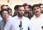 سانحہ پمز: نومولود بچوں کی ہلاکت پر سوالات اٹھ گئے، وزیرِ صحت کے استعفے کا مطالبہ