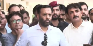 سانحہ پمز: نومولود بچوں کی ہلاکت پر سوالات اٹھ گئے، وزیرِ صحت کے استعفے کا مطالبہ
