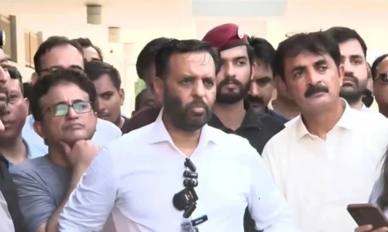 2618سانحہ پمز: نومولود بچوں کی ہلاکت پر سوالات اٹھ گئے، وزیرِ صحت کے استعفے کا مطالبہ180744b406c