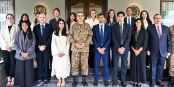نوجوان سوشل میڈیا کے پروپیگنڈے سے محتاط رہیں، فیلڈ مارشل عاصم منیر