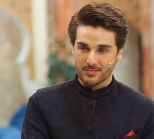 بیوی کو صرف گھر تک محدود نہ رکھیں، اسے آگے بڑھنے کا موقع دیں: احسن خان 5 بیوی کو صرف گھر تک محدود نہ رکھیں، اسے آگے بڑھنے کا موقع دیں: احسن خان
