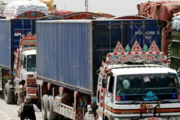 بریکنگ: گڈز ٹرانسپورٹرز کا بڑا اعلان، ملک بھر میں آج سے غیرمعینہ مدت کی ہڑتال