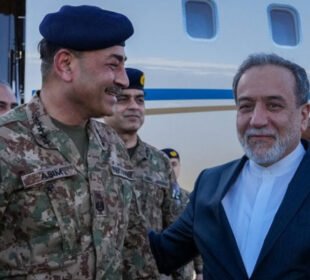 تہران میں کیا ہونے جا رہا ہے؟ عاصم منیر کے دورے کی اندرونی کہانی سامنے آگئی 4 تہران میں کیا ہونے جا رہا ہے؟ عاصم منیر کے دورے کی اندرونی کہانی سامنے آگئی