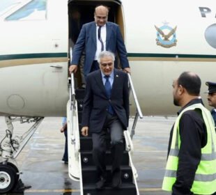 لندن میں اسحاق ڈار کا پانچ روزہ قیام، کن معاملات پر ہوگی بڑی بات؟ 3 لندن میں اسحاق ڈار کا پانچ روزہ قیام، کن معاملات پر ہوگی بڑی بات؟
