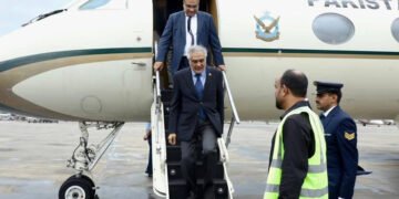 لندن میں اسحاق ڈار کا پانچ روزہ قیام، کن معاملات پر ہوگی بڑی بات؟