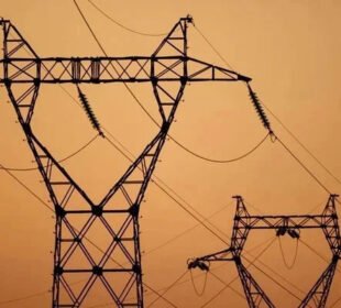 گیس اور بجلی کے کھاتے میں کھربوں کا بوجھ، اصل کہانی سامنے آگئی
