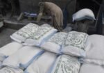 ملک بھر میں آٹے کی قیمتوں میں اضافہ، کراچی میں 20 کلو کا تھیلا 3200 روپے تک پہنچ گیا