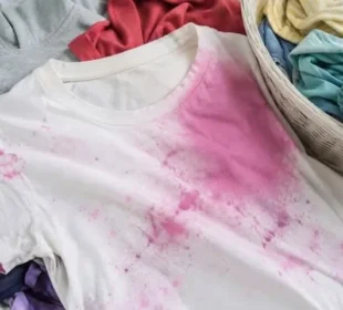 کپڑوں پر چڑھے ضدی رنگ کا راز؟ صرف چند منٹ میں داغ ہلکا کرنے کا طریقہ