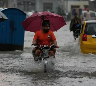 پنجاب میں بارشوں کا نیا سلسلہ شروع ہونے کا امکان، کئی شہروں میں سیلابی صورتحال کا خدشہ 5 پنجاب میں بارشوں کا نیا سلسلہ شروع ہونے کا امکان، کئی شہروں میں سیلابی صورتحال کا خدشہ