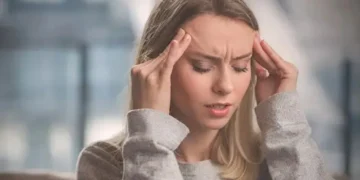 مائگرین کا درد بڑھانے والی روزمرہ عادات، ماہرین نے خبردار کردیا