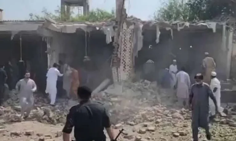 191123069کوہاٹ پولیس لائنز حملہ: 8 دہشت گرد ہلاک، 23 افراد شہید1785f4