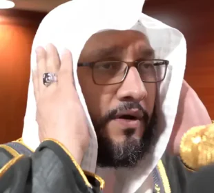 مسجد الحرام کے معروف مؤذن شیخ ابراہیم المدنی انتقال کر گئے 1 مسجد الحرام کے معروف مؤذن شیخ ابراہیم المدنی انتقال کر گئے
