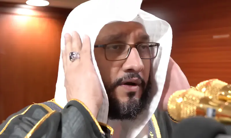 مسجد الحرام کے معروف مؤذن شیخ ابراہیم المدنی انتقال کر گئے 1 مسجد الحرام کے معروف مؤذن شیخ ابراہیم المدنی انتقال کر گئے