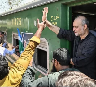 جماعت اسلامی کا ٹرین مارچ ملتان پہنچ گیا، اسلام آباد میں سیکیورٹی ہائی الرٹ 7 جماعت اسلامی کا ٹرین مارچ ملتان پہنچ گیا، اسلام آباد میں سیکیورٹی ہائی الرٹ