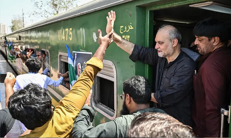جماعت اسلامی کا ٹرین مارچ ملتان پہنچ گیا، اسلام آباد میں سیکیورٹی ہائی الرٹ 1 جماعت اسلامی کا ٹرین مارچ ملتان پہنچ گیا، اسلام آباد میں سیکیورٹی ہائی الرٹ