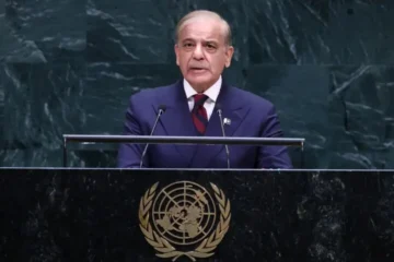 حرمین شریفین پر حملہ ناقابلِ قبول، پاکستان سعودی عرب کے ساتھ ہے: شہباز شریف 2 حرمین شریفین پر حملہ ناقابلِ قبول، پاکستان سعودی عرب کے ساتھ ہے: شہباز شریف