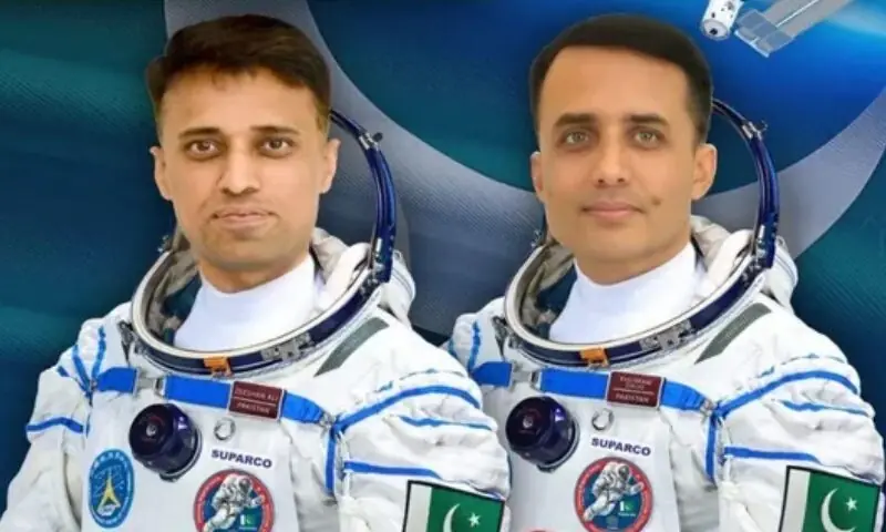 چین کے خلائی اسٹیشن پر پاکستانی خلا باز کی روانگی کا امکان، دو پائلٹس کی تربیت آخری مرحلے میں 1 چین کے خلائی اسٹیشن پر پاکستانی خلا باز کی روانگی کا امکان، دو پائلٹس کی تربیت آخری مرحلے میں