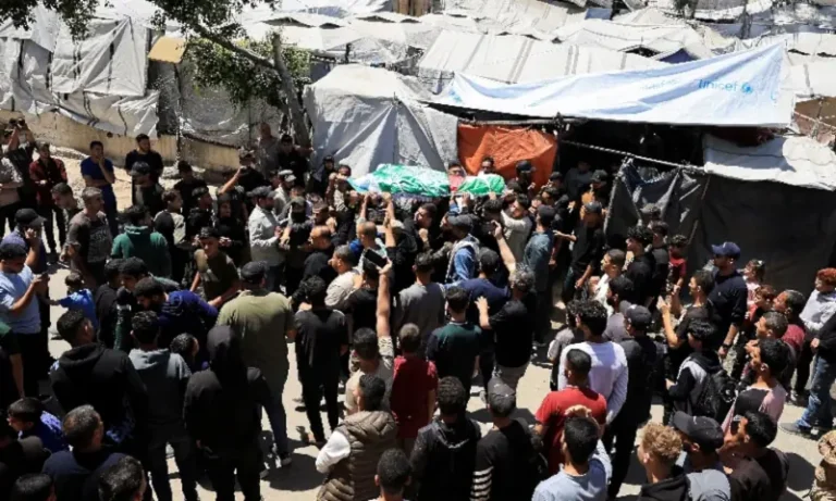 29130453e9غزہ میں اسرائیلی فضائی حملہ، حماس کے سینیئر کمانڈر سمیت 2 فلسطینی شہید6000e