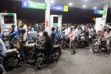 پیٹرول اورڈیزل کی قیمتوں میں معمولی اضافہ 3 پیٹرول اورڈیزل کی قیمتوں میں معمولی اضافہ
