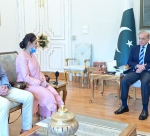 پمز آتشزدگی: نومولود کی جان بچانے والی نرس کے لیے قومی اعزاز کا اعلان 2 پمز آتشزدگی: نومولود کی جان بچانے والی نرس کے لیے قومی اعزاز کا اعلان