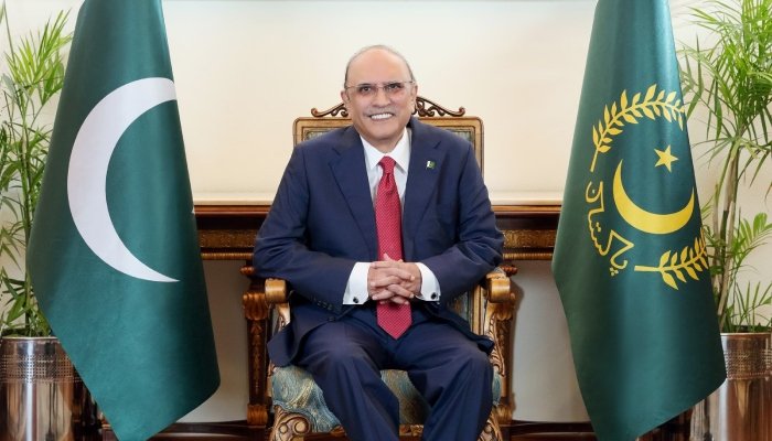 441563_1952یومِ فضائیہ: صدر زرداری کا پاک فضائیہ کے شہدا کو خراجِ عقیدت453_updates