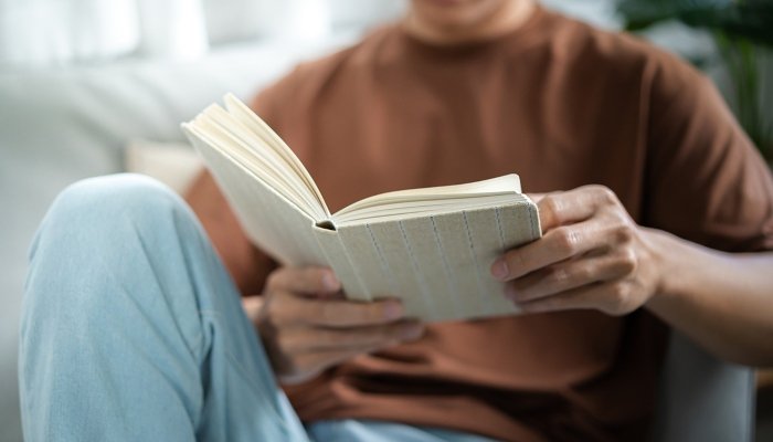 فون چھوڑیں، کتاب پڑھیں اور انعام پائیں، سنگاپور کا منفرد اقدام