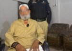 کراچی: مسجد کے باہر نمازی کا روپ دھار کر گاڑیاں چرانے والا ملزم گرفتار 2 کراچی: مسجد کے باہر نمازی کا روپ دھار کر گاڑیاں چرانے والا ملزم گرفتار