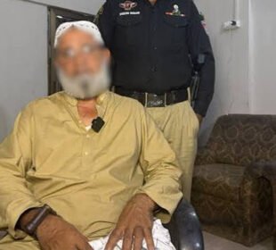 کراچی: مسجد کے باہر نمازی کا روپ دھار کر گاڑیاں چرانے والا ملزم گرفتار