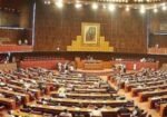 قومی اسمبلی سیکرٹریٹ میں نئے کفایت شعاری اقدامات نافذ، نصف عملہ گھر سے کام کرے گا