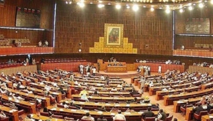 قومی اسمبلی سیکرٹریٹ میں نئے کفایت شعاری اقدامات نافذ، نصف عملہ گھر سے کام کرے گا