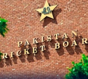 پاکستان کرکٹ ٹیم کے بولنگ کوچ کی تلاش، پی سی بی نے درخواستیں طلب کرلیں