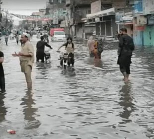 راولپنڈی: موسلادھار بارش کے بعد رین ایمرجنسی نافذ 10 راولپنڈی: موسلادھار بارش کے بعد رین ایمرجنسی نافذ