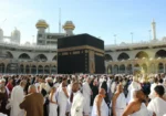 حرمِ کعبہ میں خودکش حملہ آور کی افواہ بے بنیاد قرار 1 حرمِ کعبہ میں خودکش حملہ آور کی افواہ بے بنیاد قرار