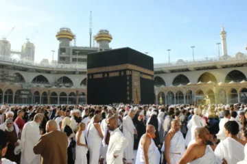 حرمِ کعبہ میں خودکش حملہ آور کی افواہ بے بنیاد قرار