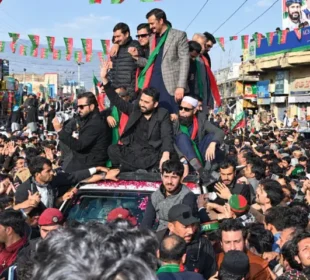 پی ٹی آئی کا بڑا اعلان، لانگ مارچ آج سے شروع، حکومت نے بھی دوٹوک فیصلہ سنا دیا 5 پی ٹی آئی کا بڑا اعلان، لانگ مارچ آج سے شروع، حکومت نے بھی دوٹوک فیصلہ سنا دیا