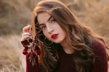 دنانیر مبین نے گلوکاری کی دنیا میں قدم رکھ دیا