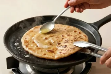 پراٹھے پر گھی لگائیں یا مکھن؟ ایسا جواب جو آپ کو حیران کر دے گا 2 پراٹھے پر گھی لگائیں یا مکھن؟ ایسا جواب جو آپ کو حیران کر دے گا